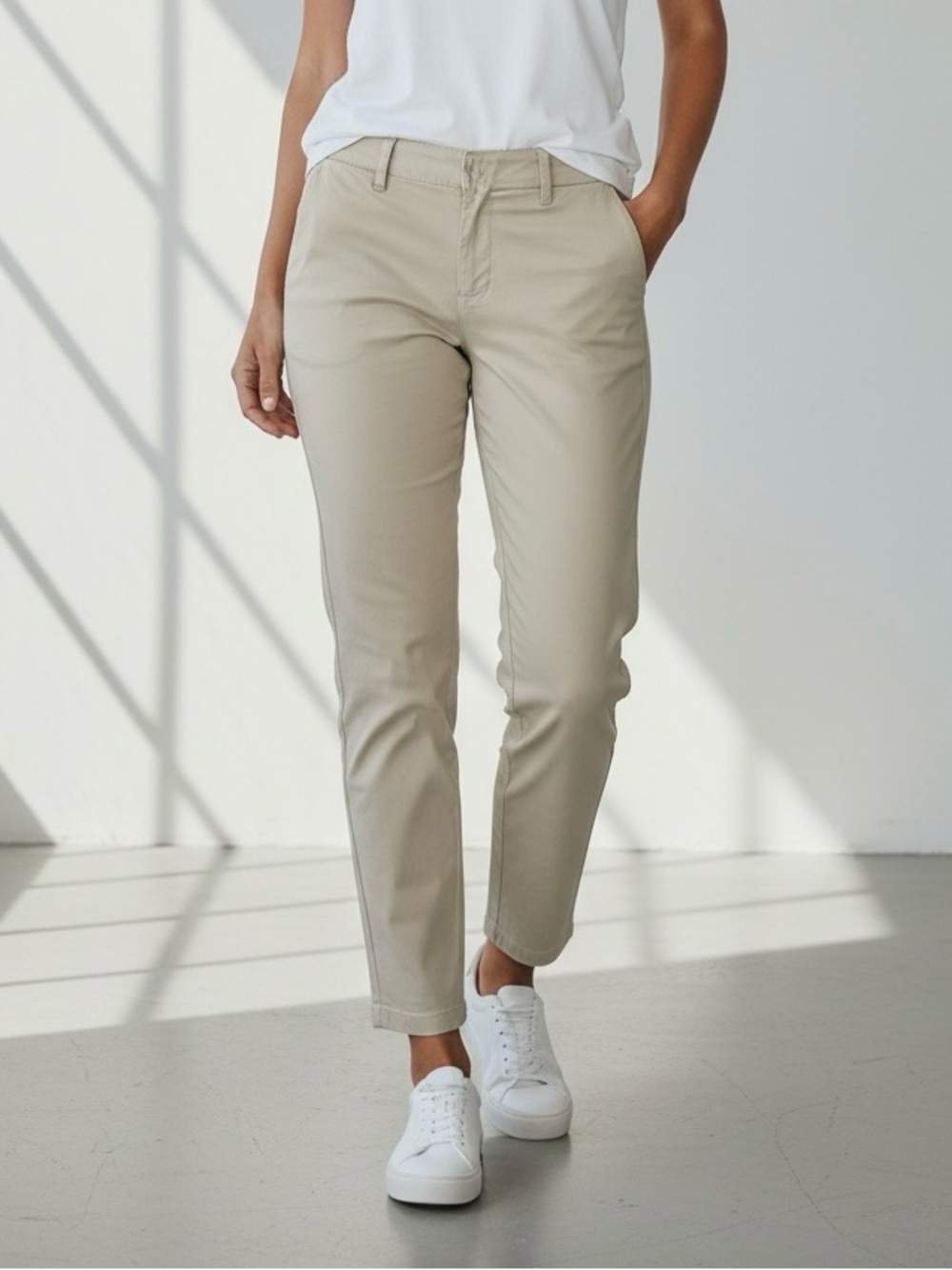 GAP Women's Chino Pants - Light Tan